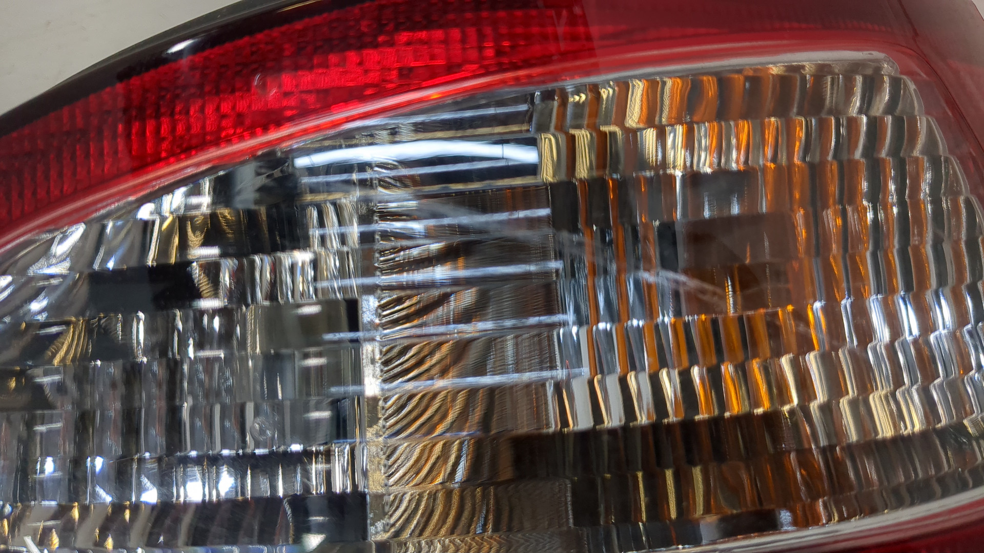 Фонарь задний правый