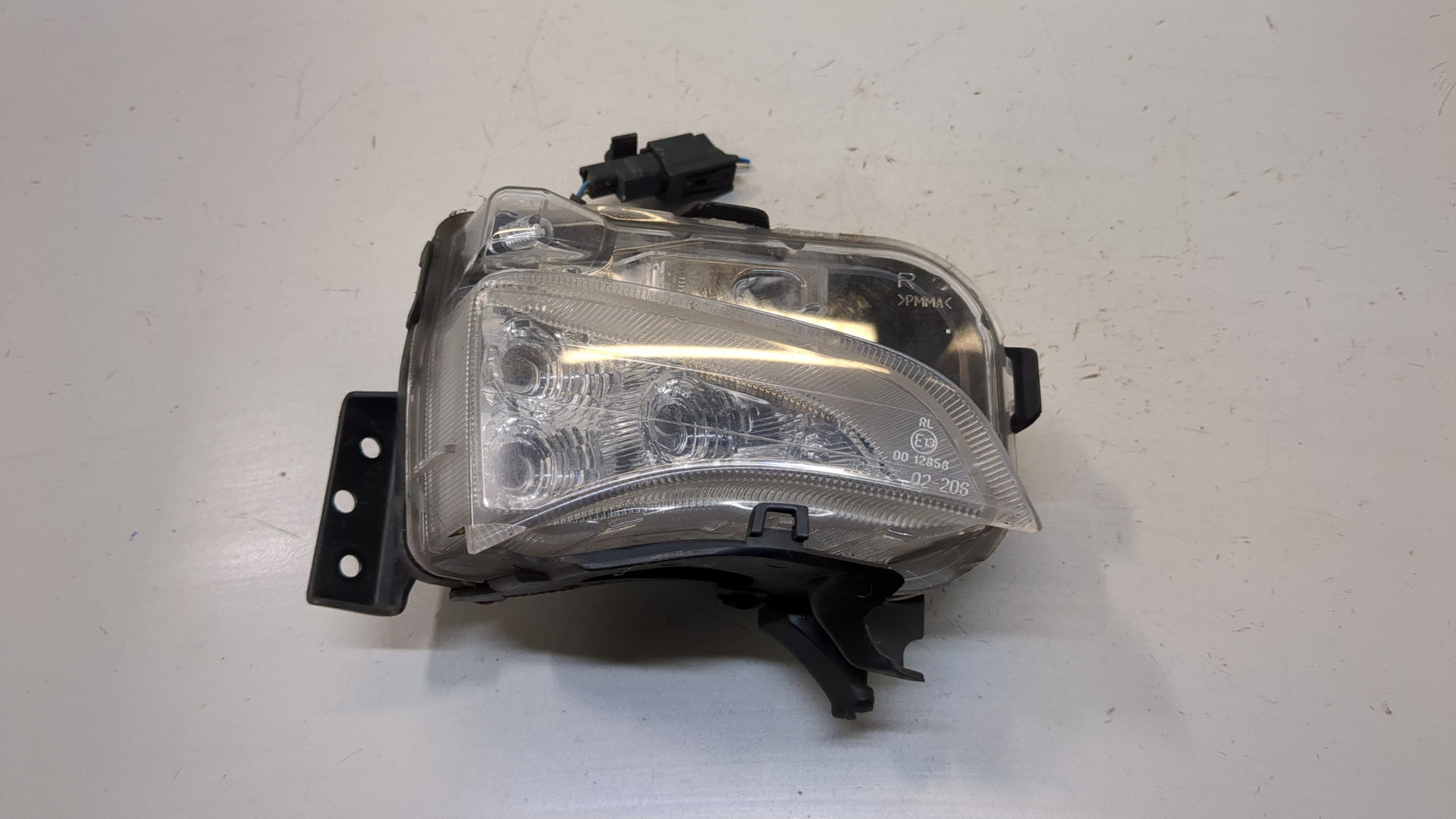 Фара противотуманная правая