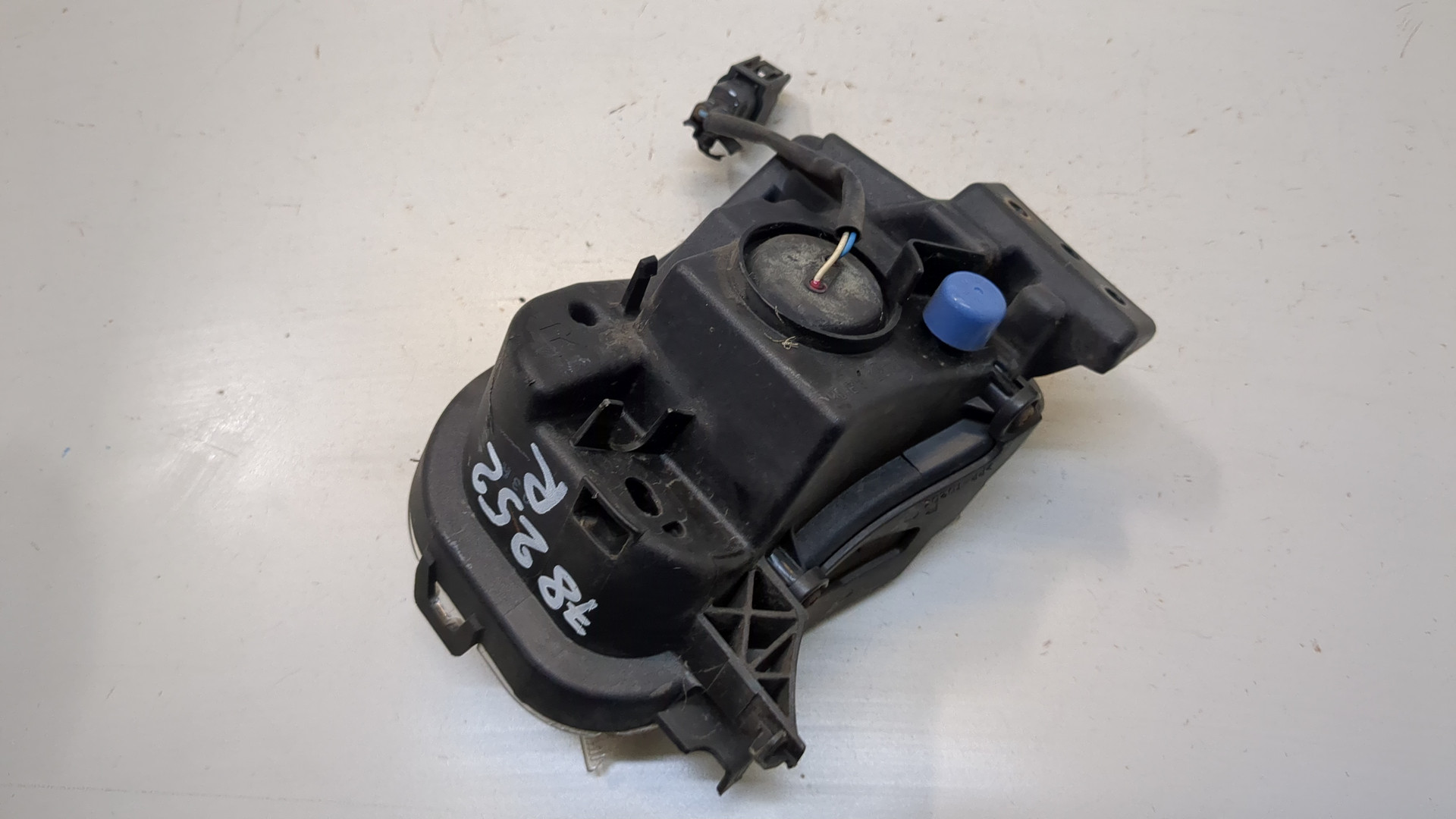 Фара противотуманная правая