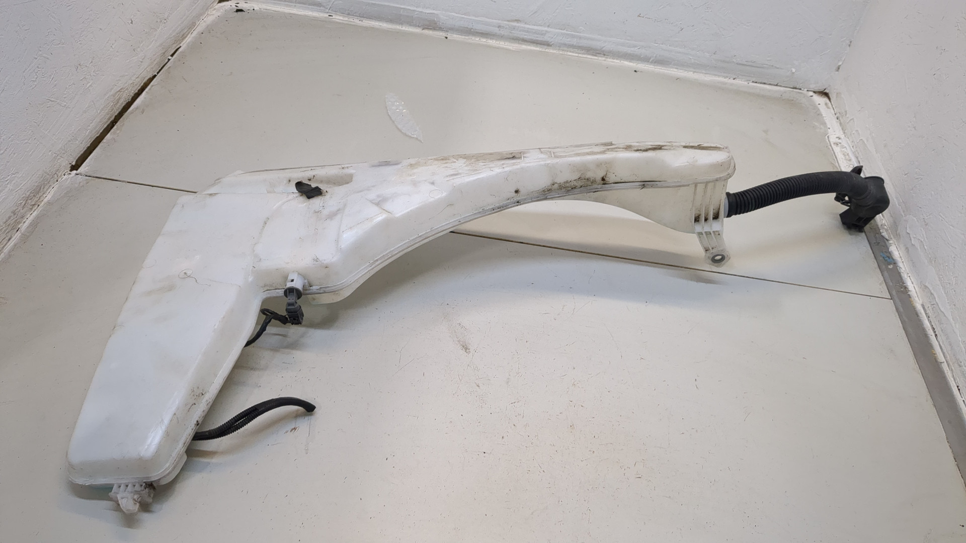 Бачок омывателя лобового стекла