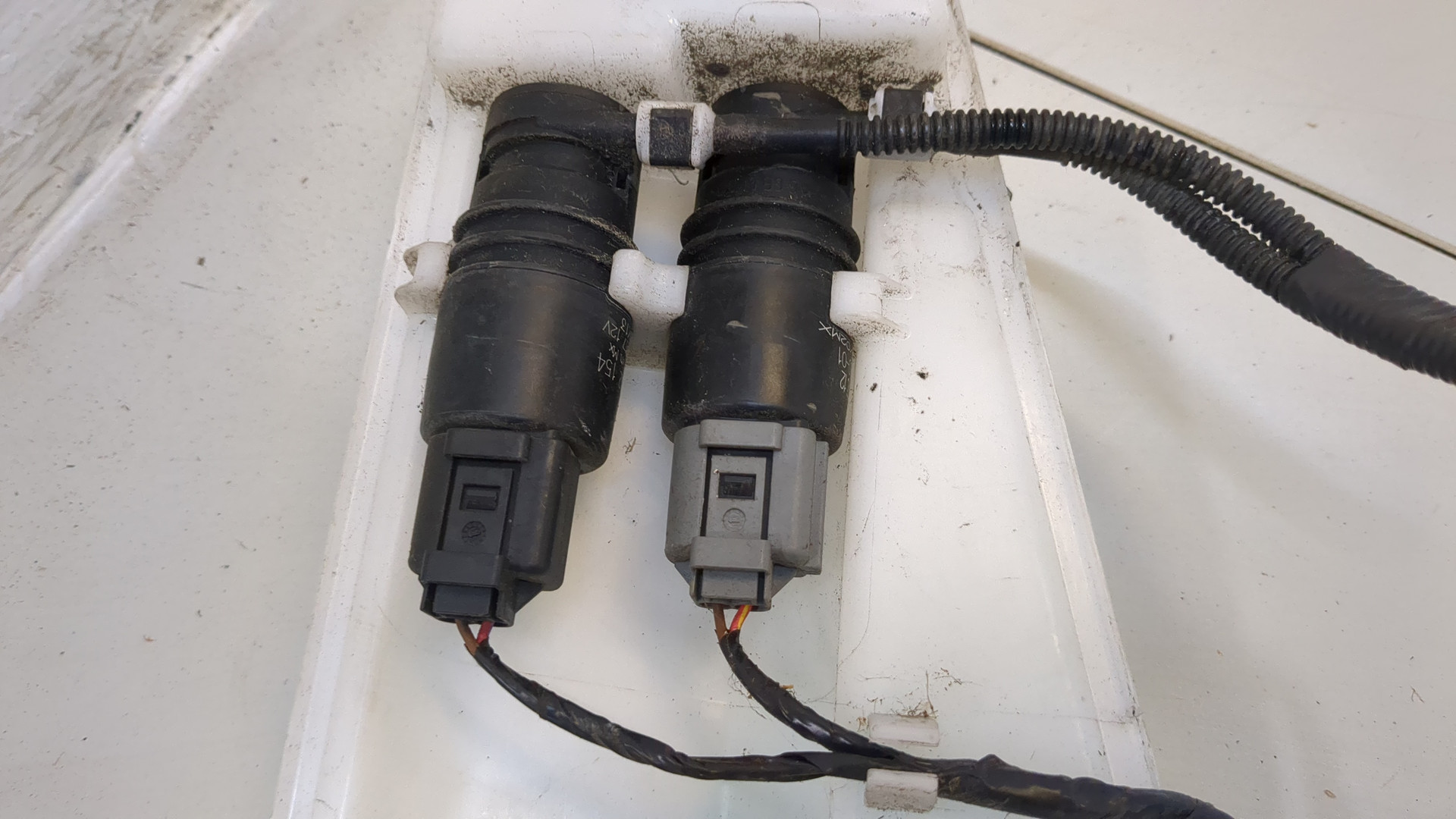 Бачок омывателя лобового стекла