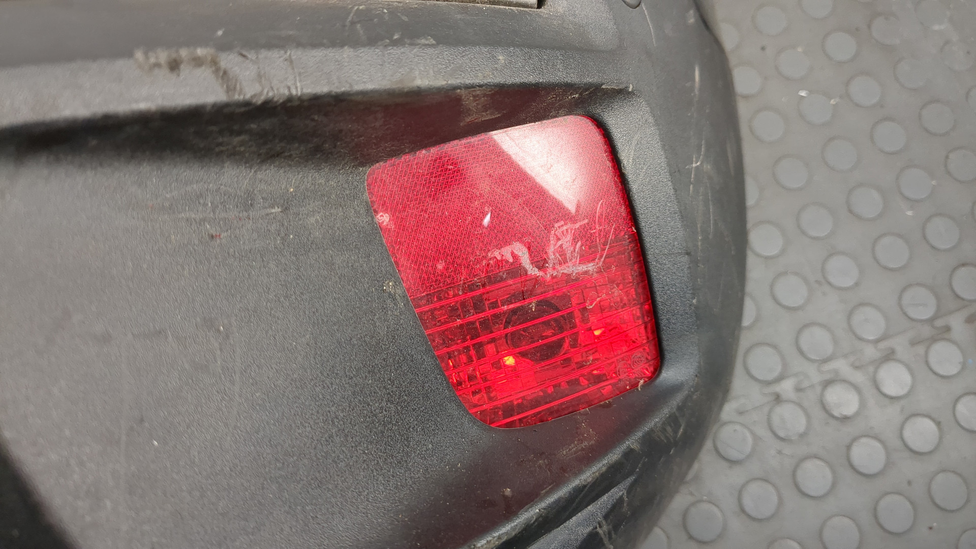 Бампер задний