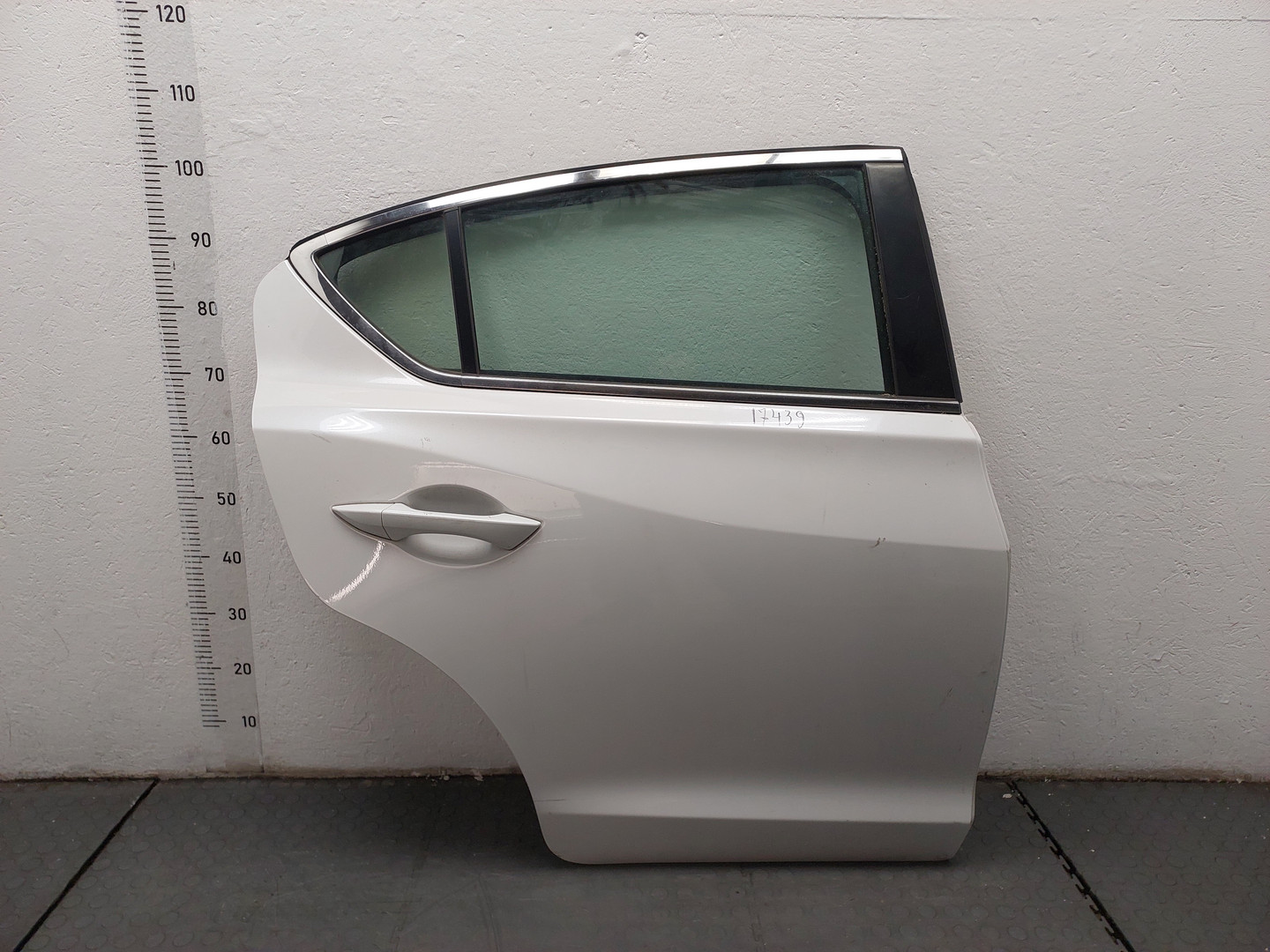 Дверь задняя правая