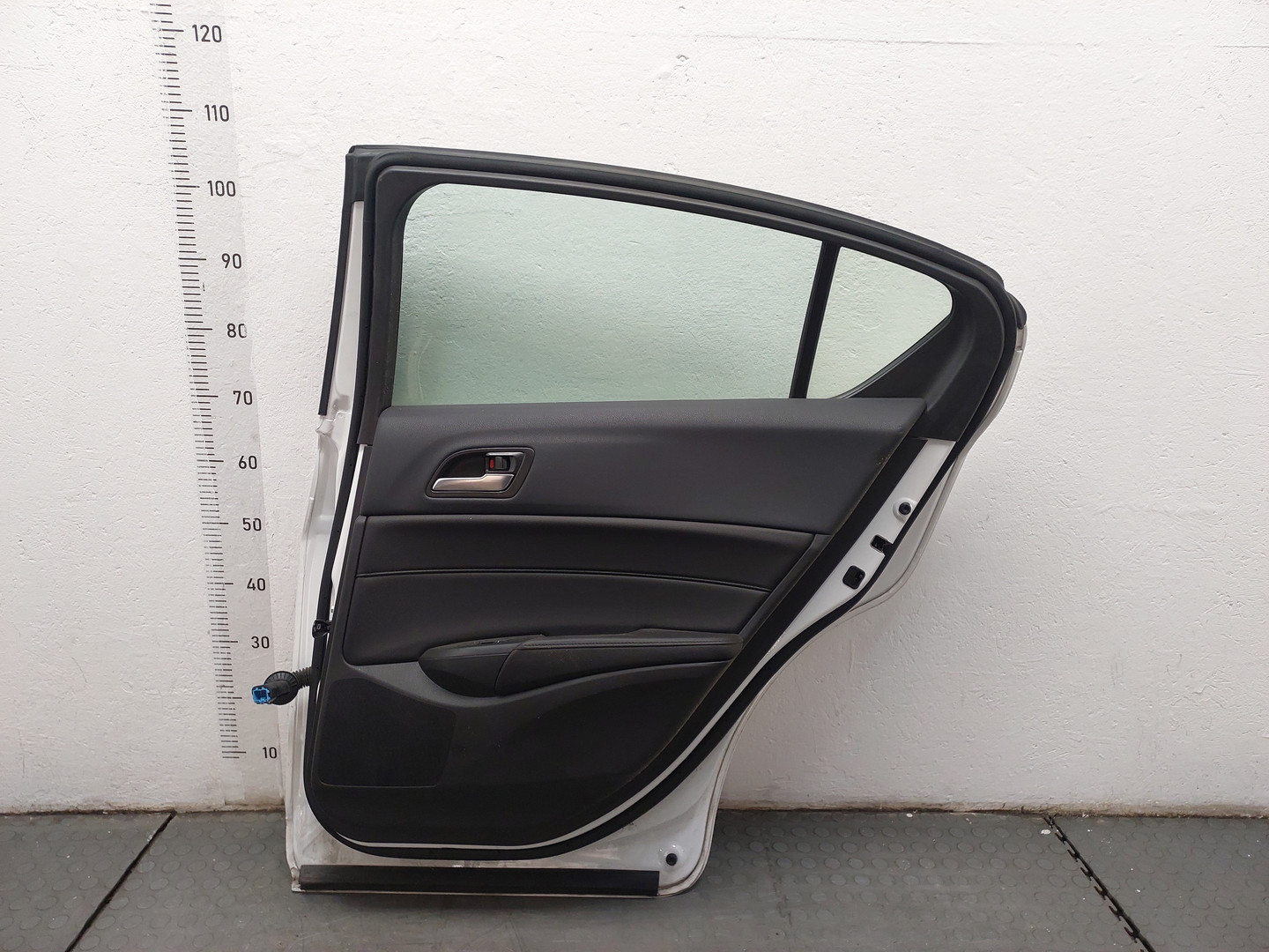 Дверь задняя правая