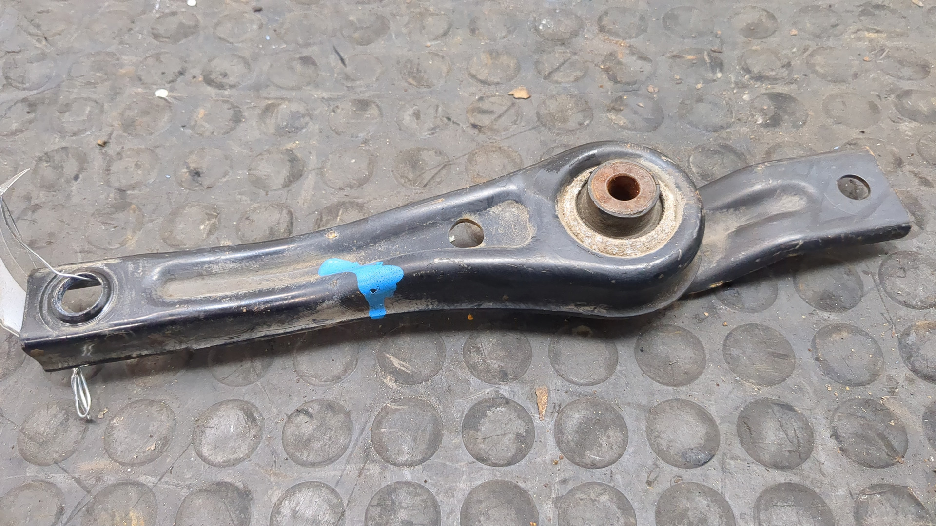 Опора КПП левая