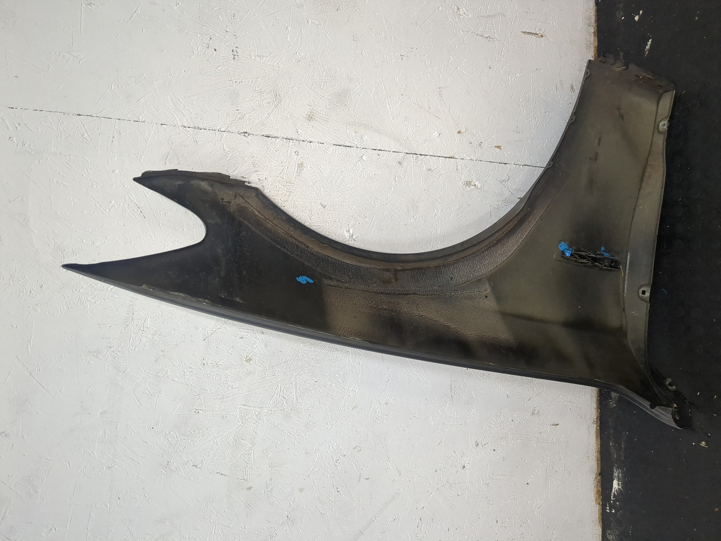 Крыло переднее левое