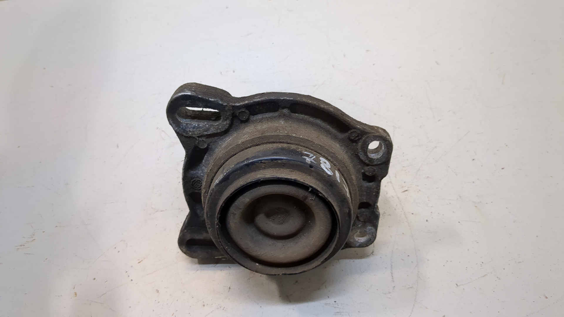 Опора двигателя