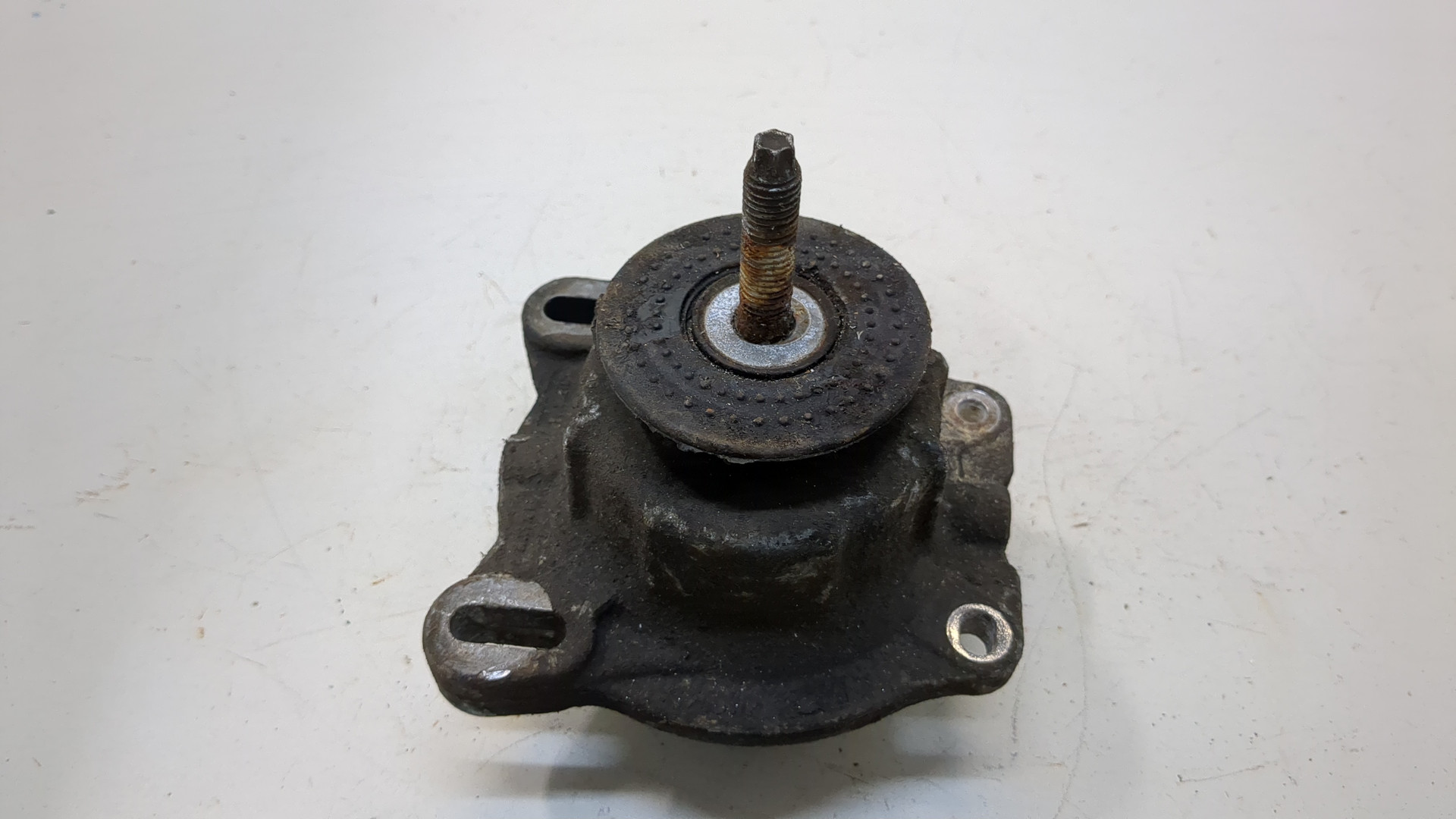 Опора двигателя