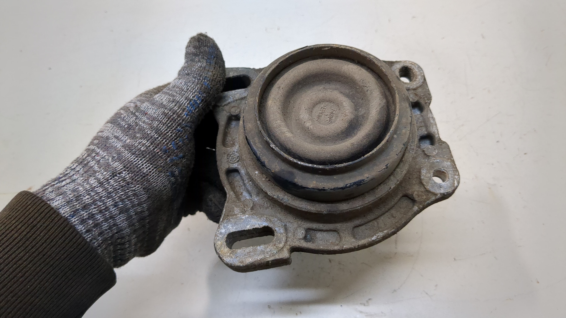 Опора двигателя