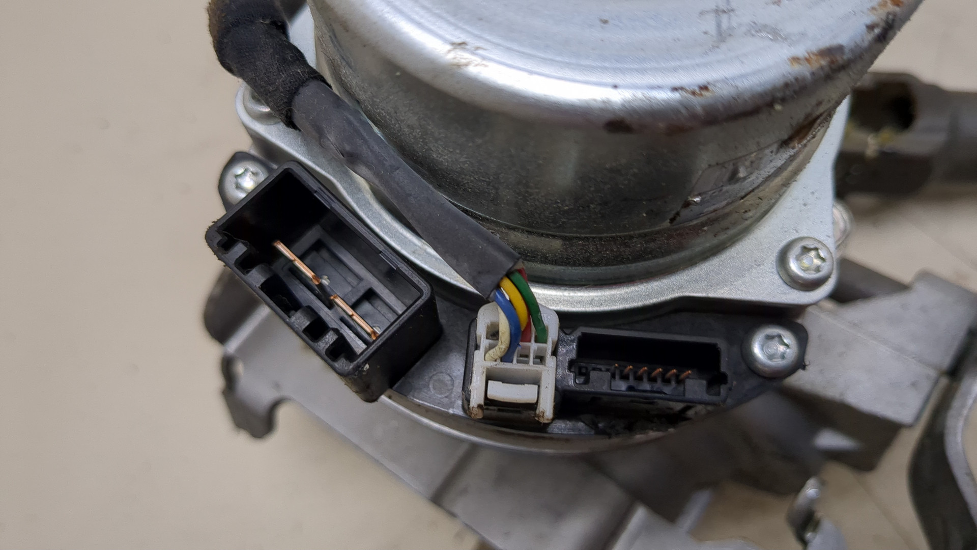 Серводвигатель рулевой рейки