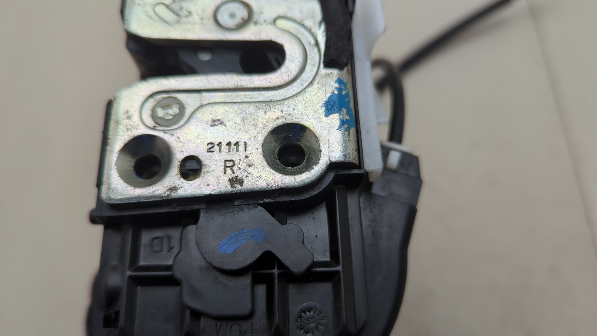 Замок двери задней правой