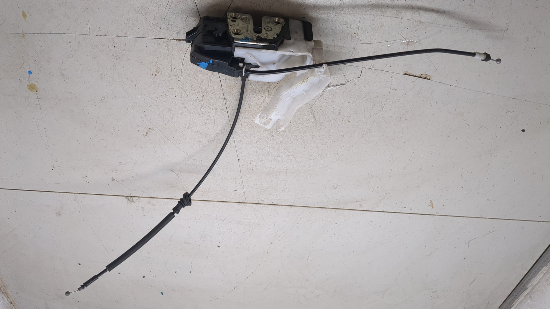 Замок двери задней правой