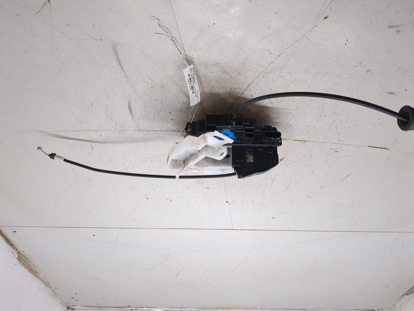 Замок двери задней правой