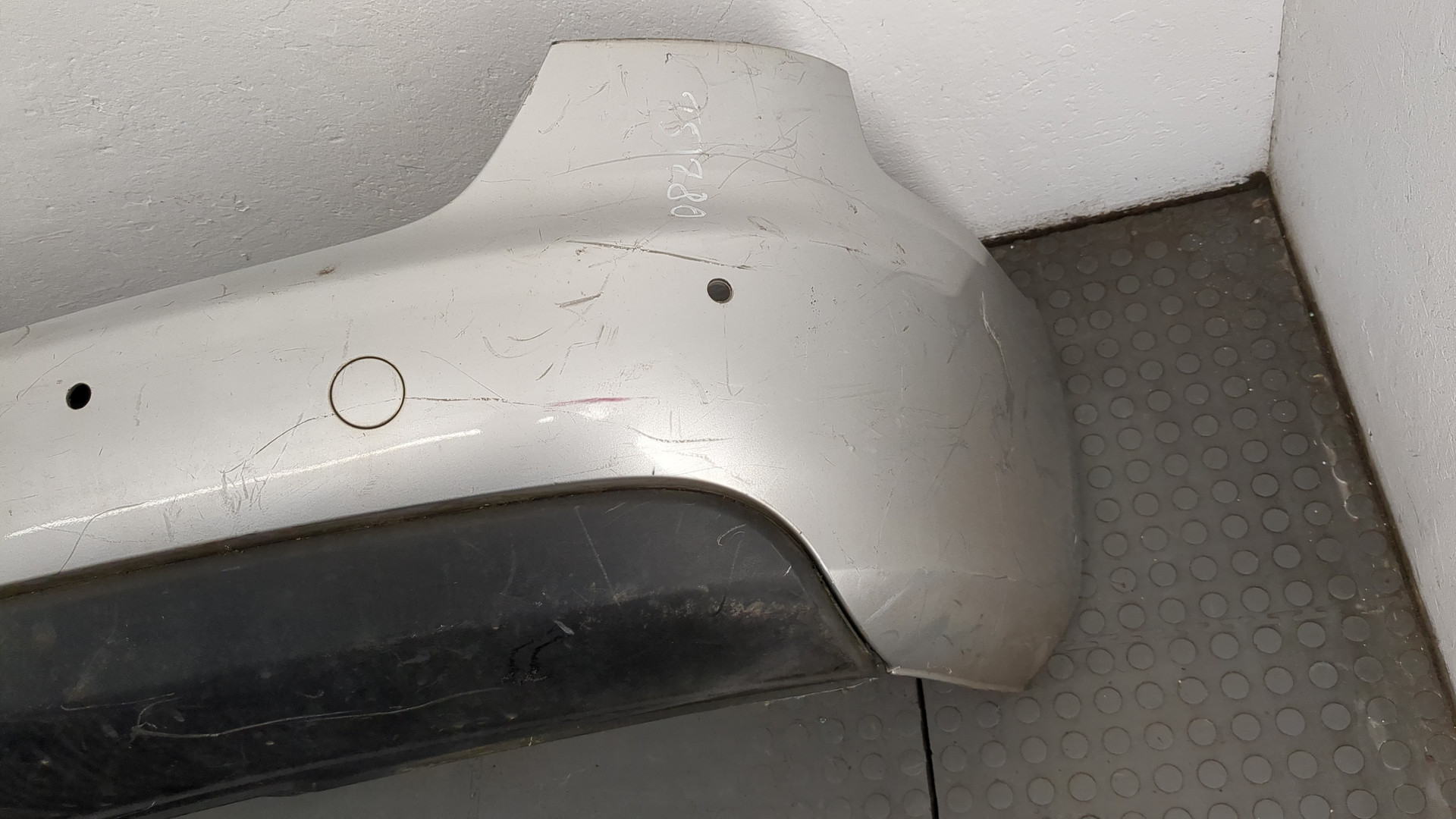 Бампер задний