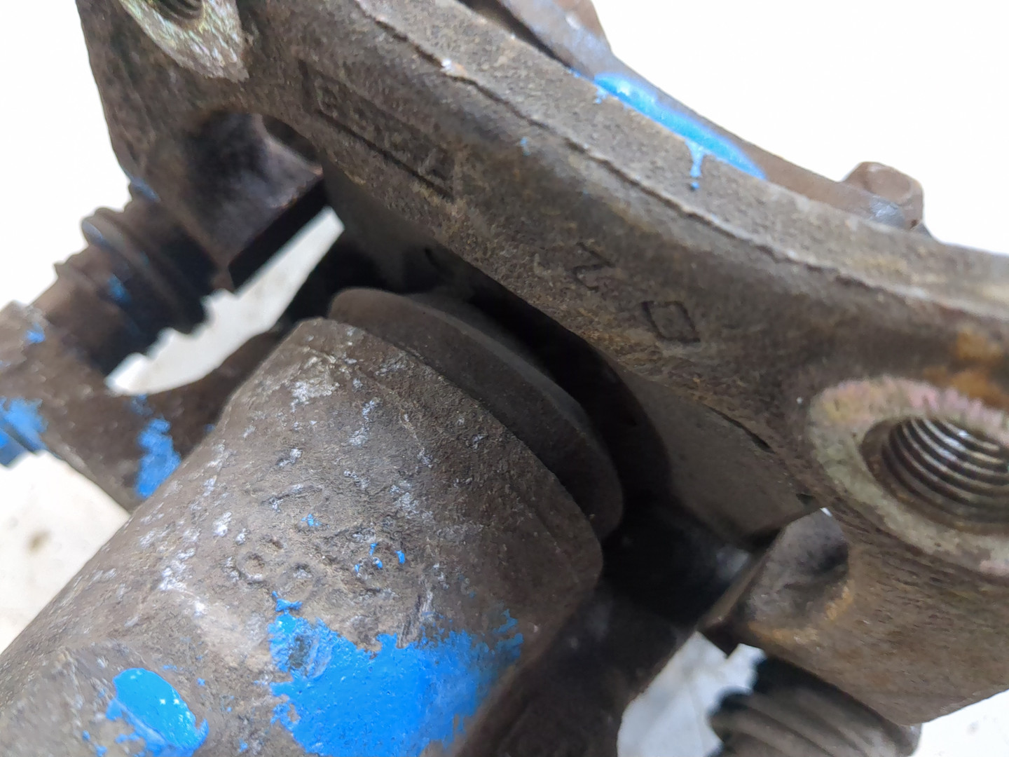 Суппорт задний левый