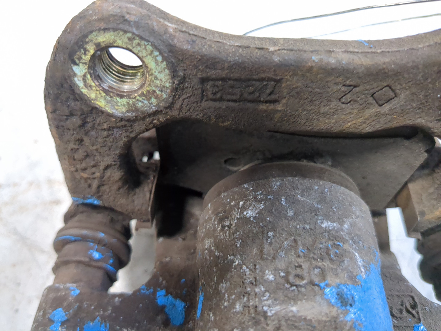 Суппорт задний левый