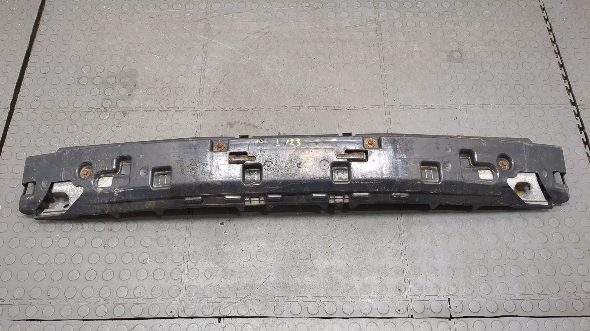 Усилитель заднего бампера