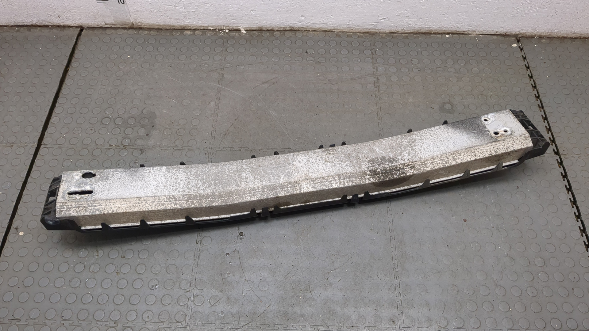 Усилитель заднего бампера