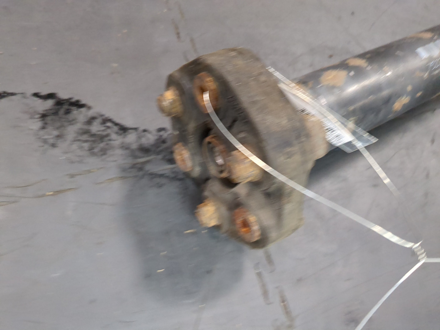 Вал карданный задний