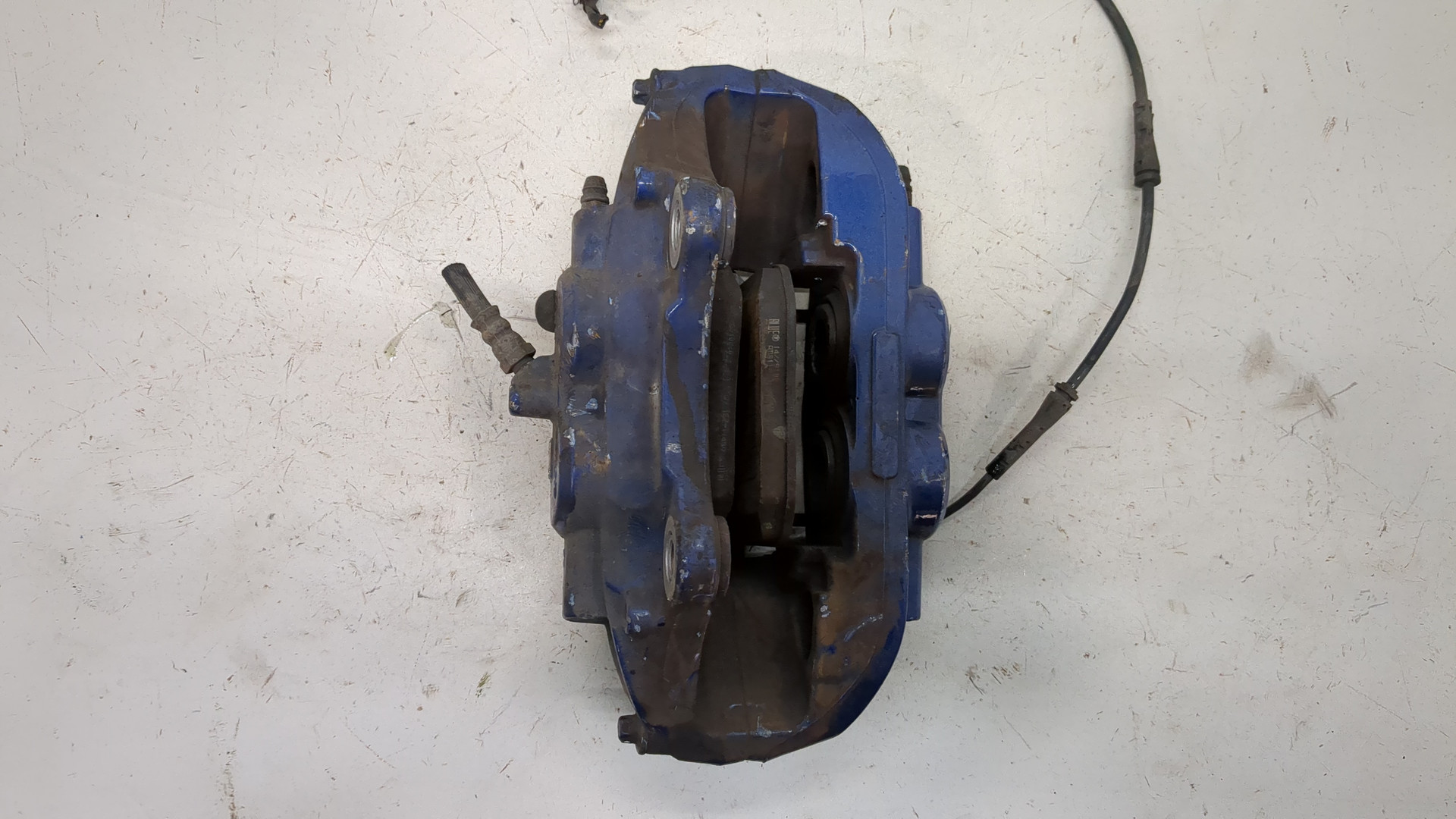 Суппорт передний левый