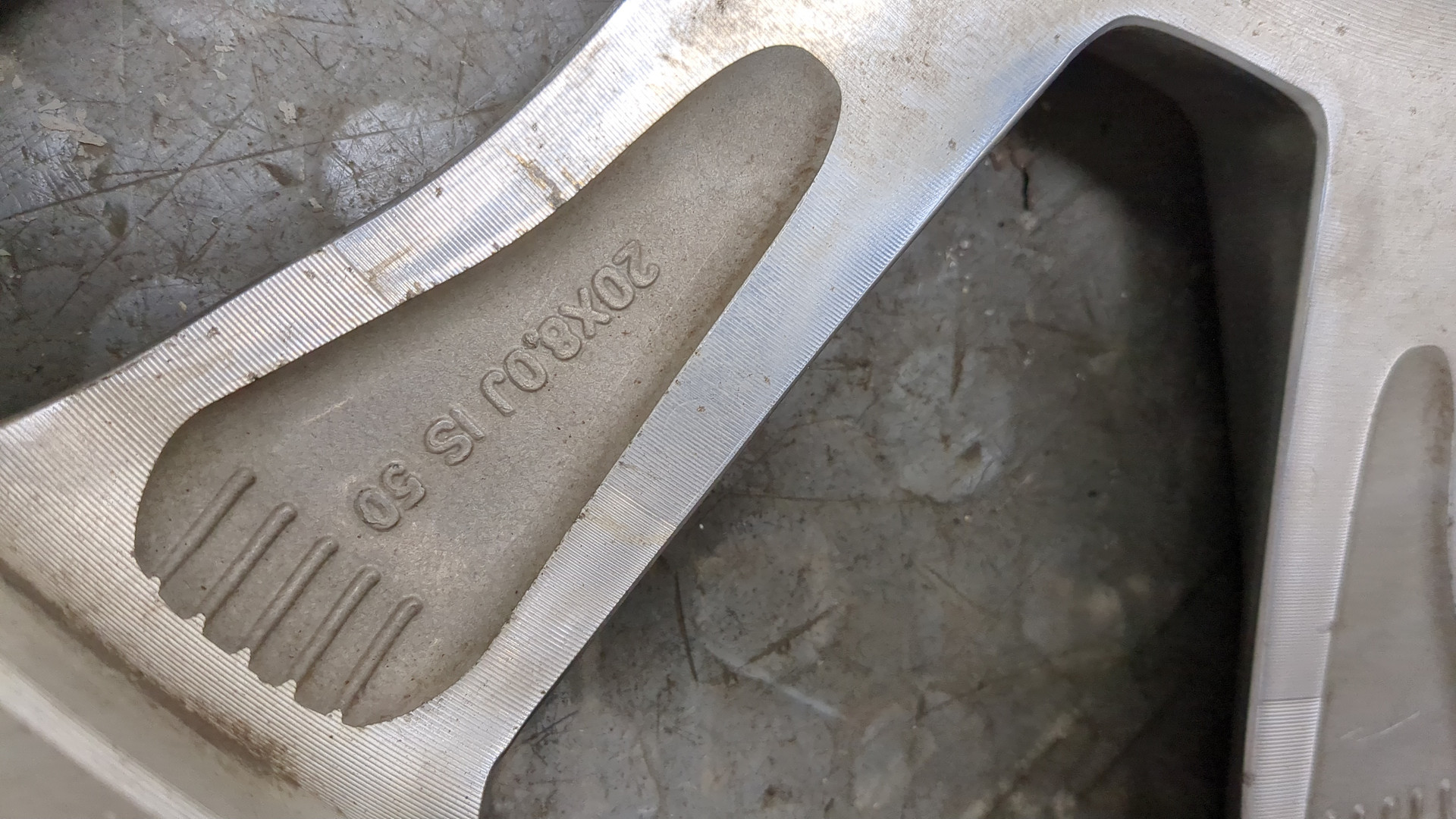 Диск колесный литой легкий сплав