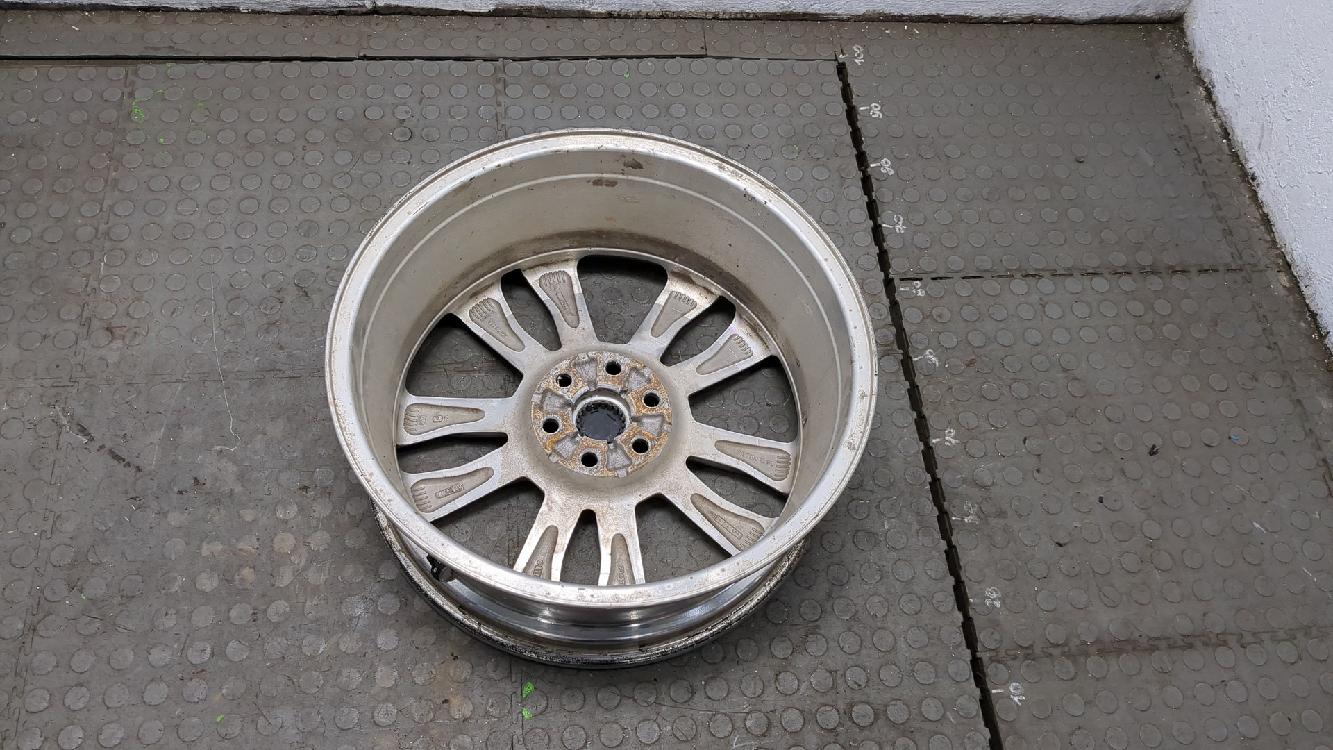 Диск колесный литой легкий сплав