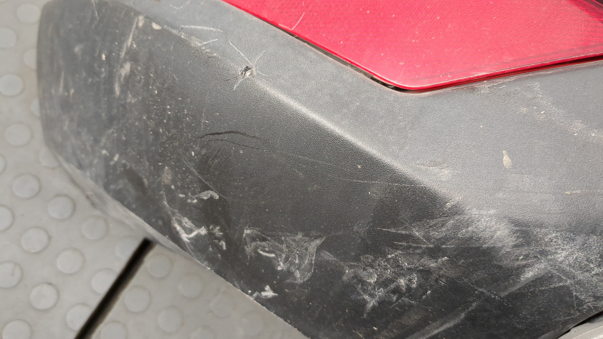 Бампер задний