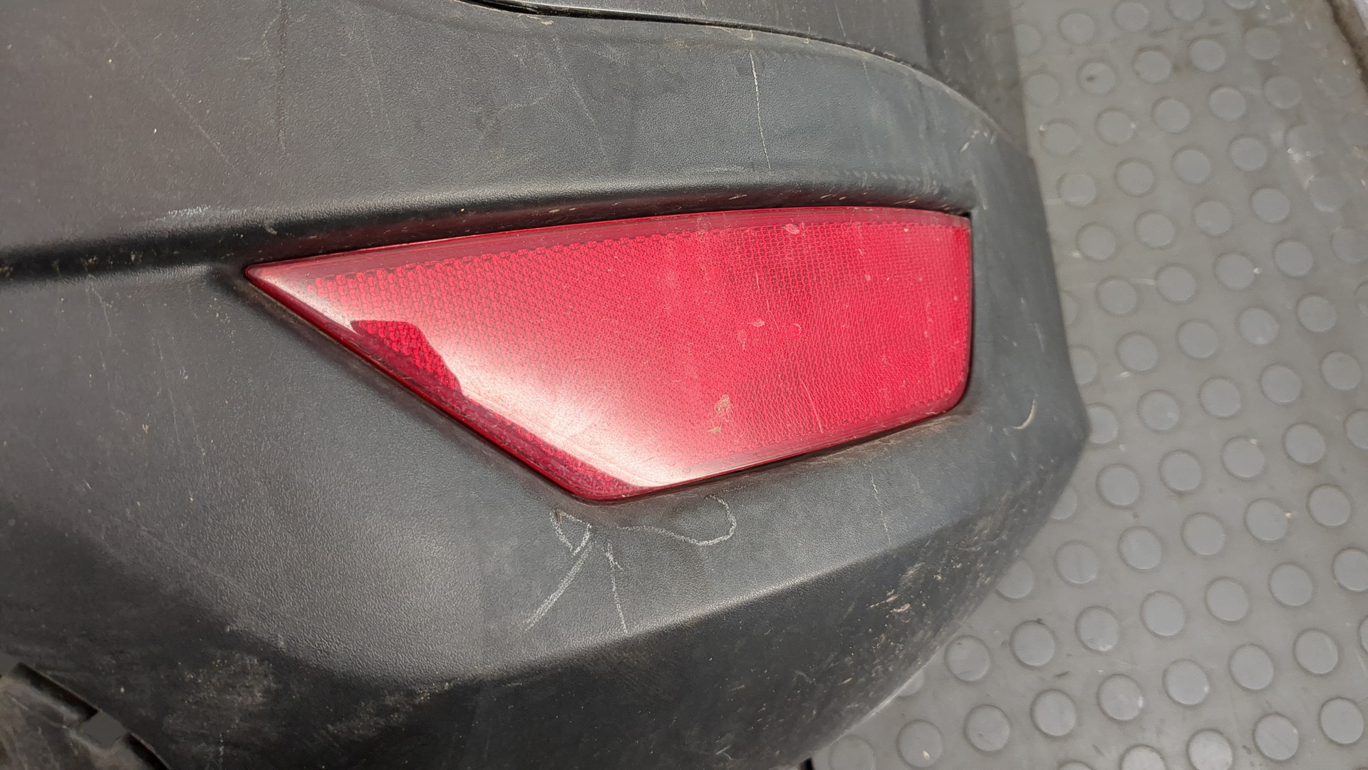 Бампер задний