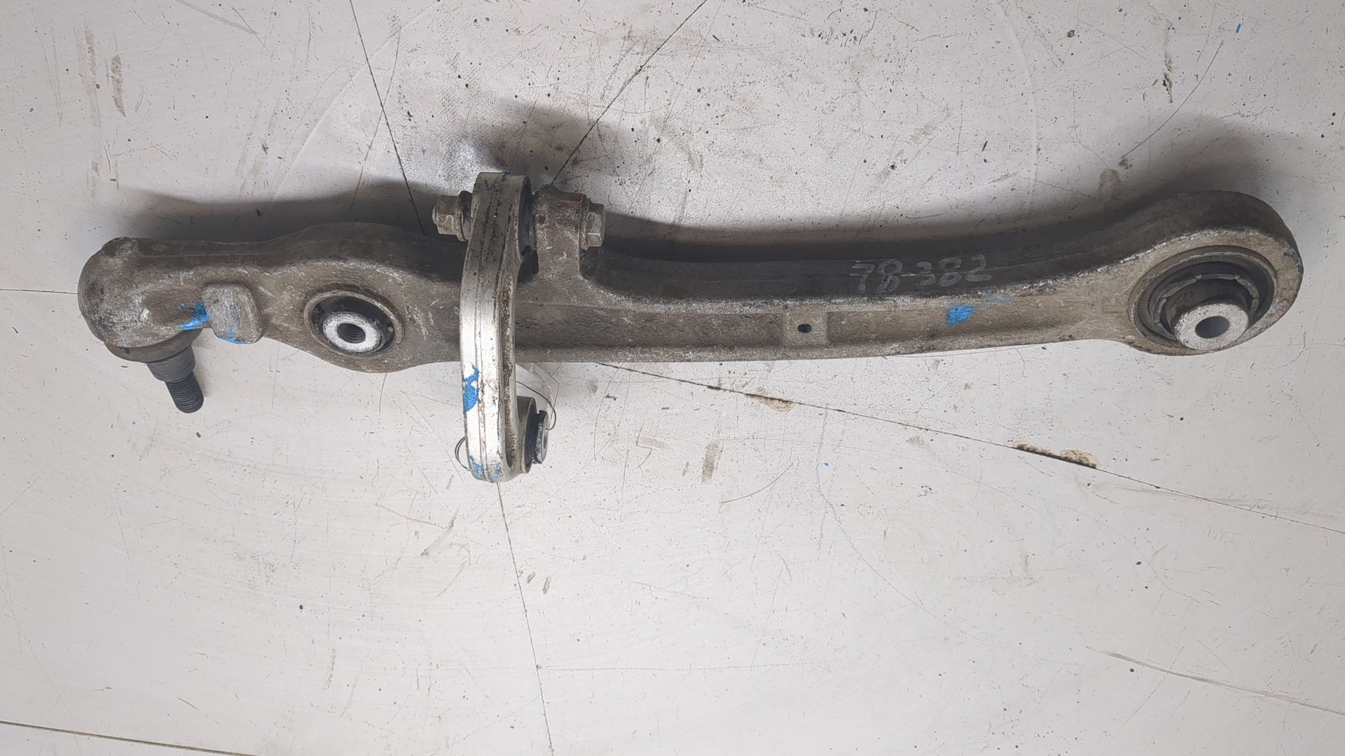 Рычаг передний