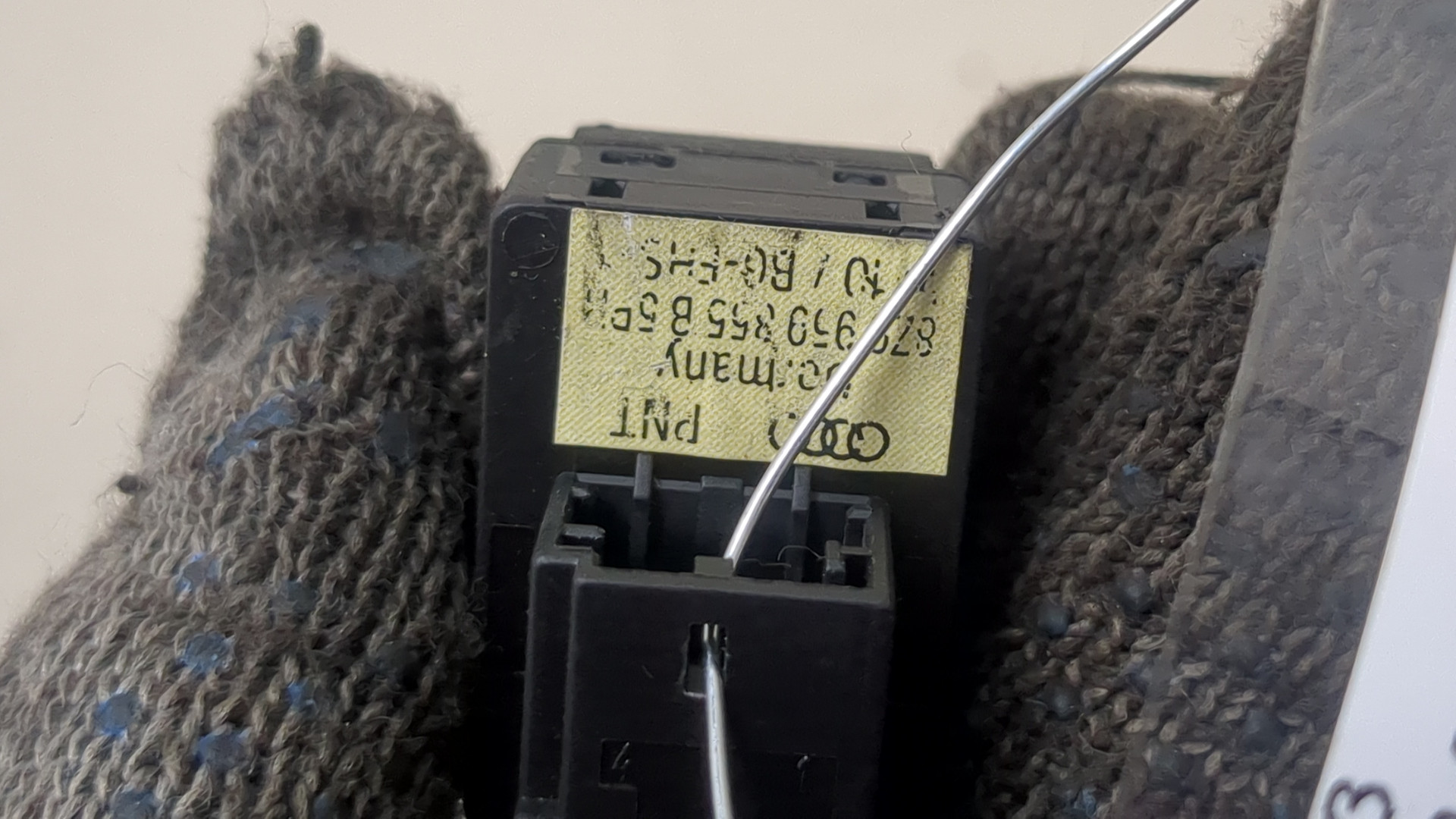 Кнопка стеклоподъемника