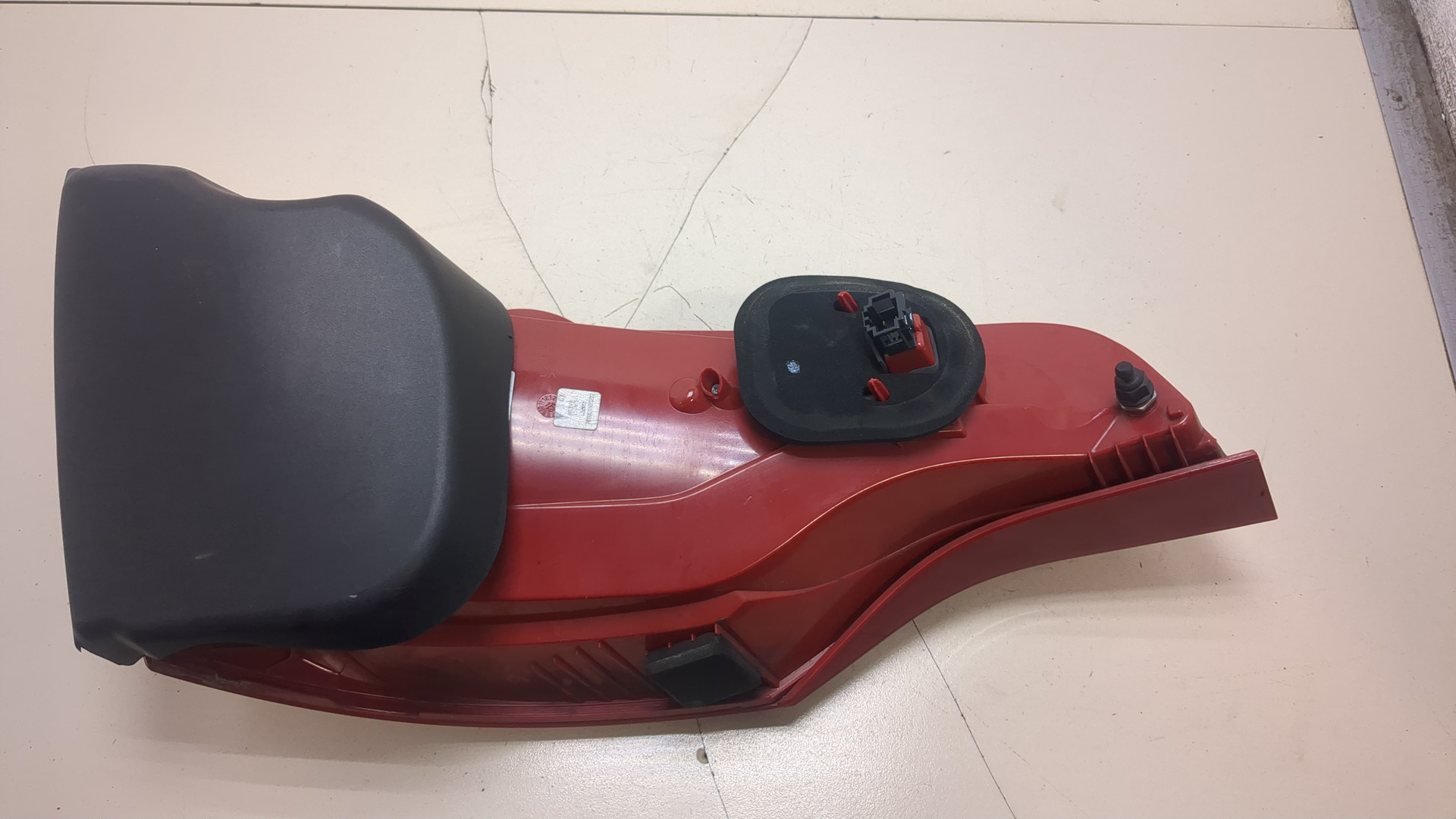 Фонарь задний внутренний правый