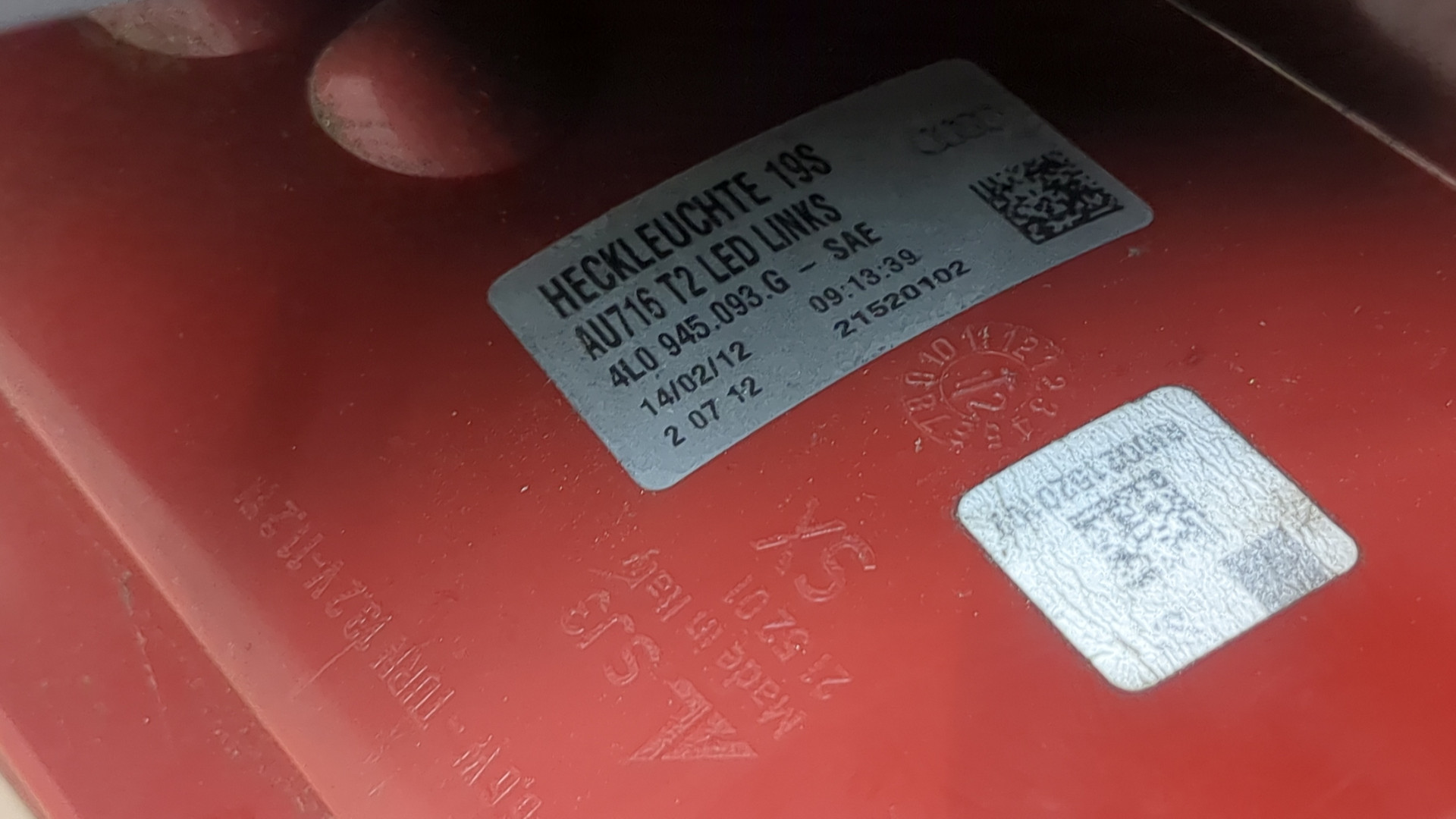 Фонарь задний внутренний левый