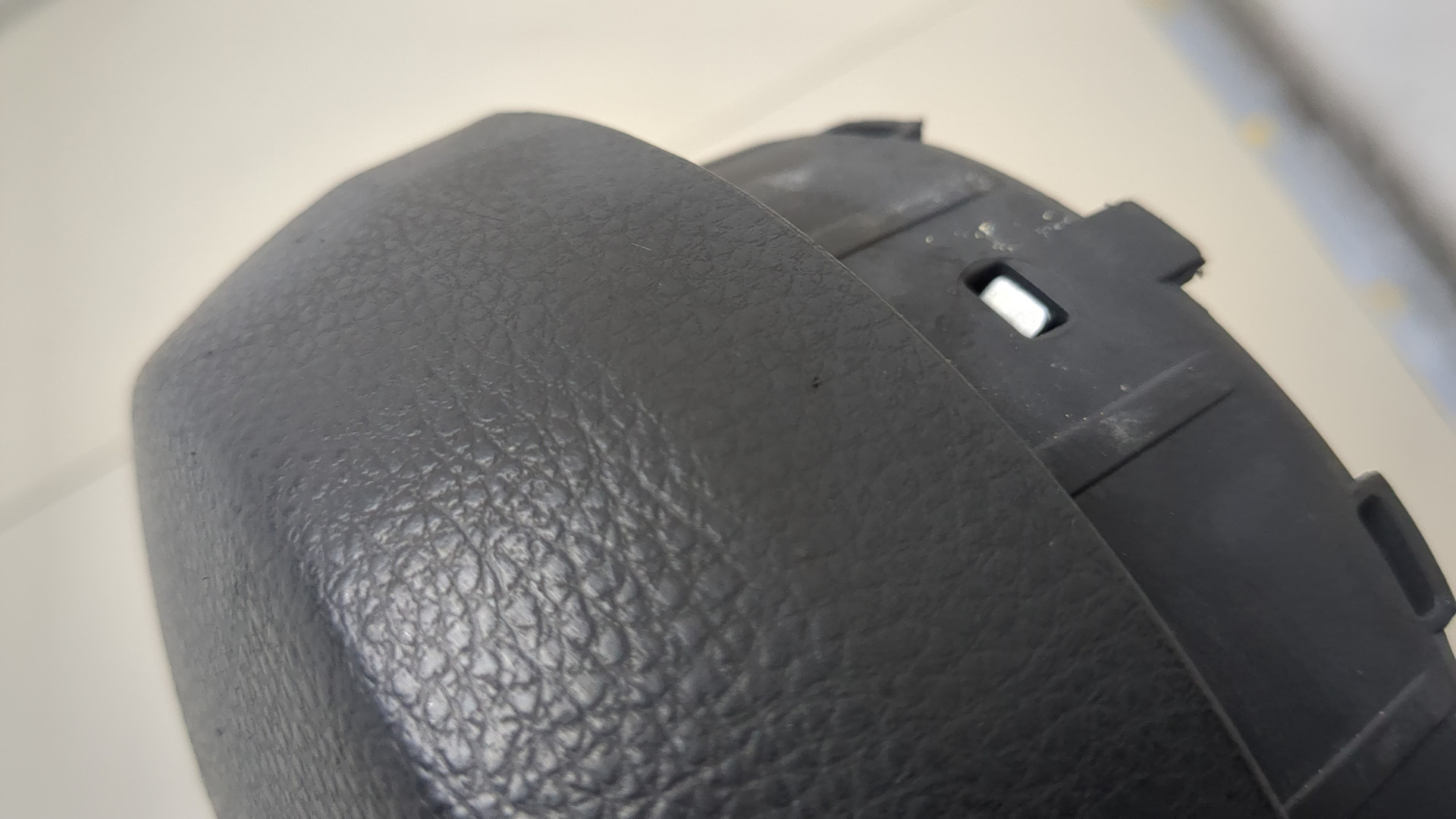 Подушка безопасности в рулевое колесо