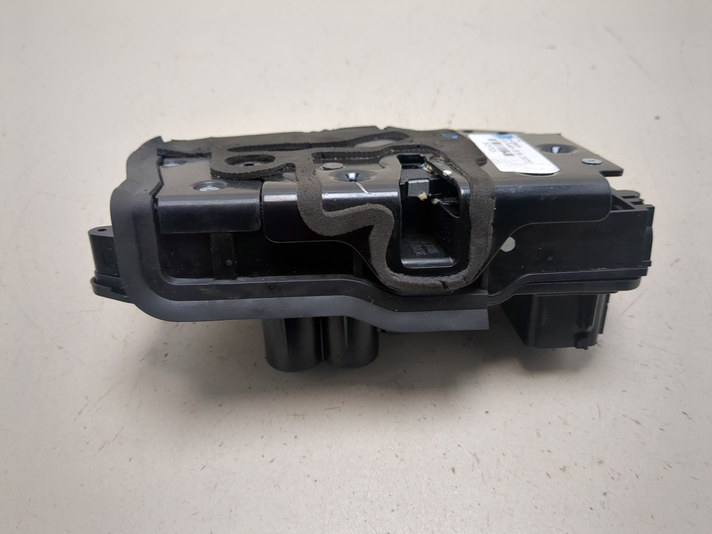 Замок двери задней правой