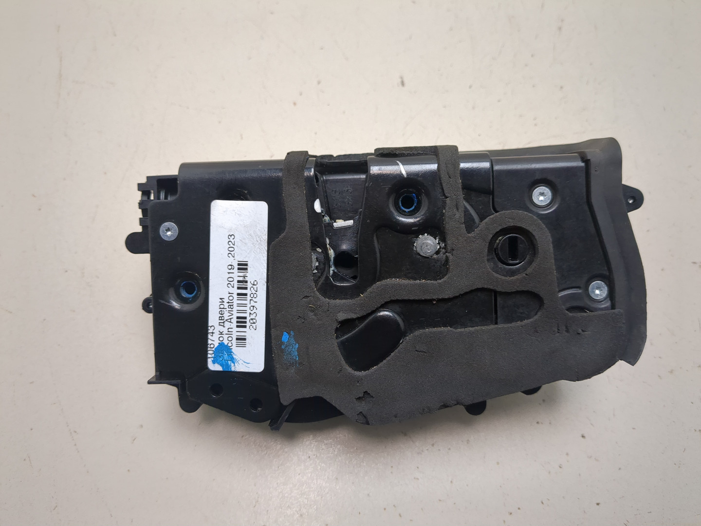 Замок двери задней правой