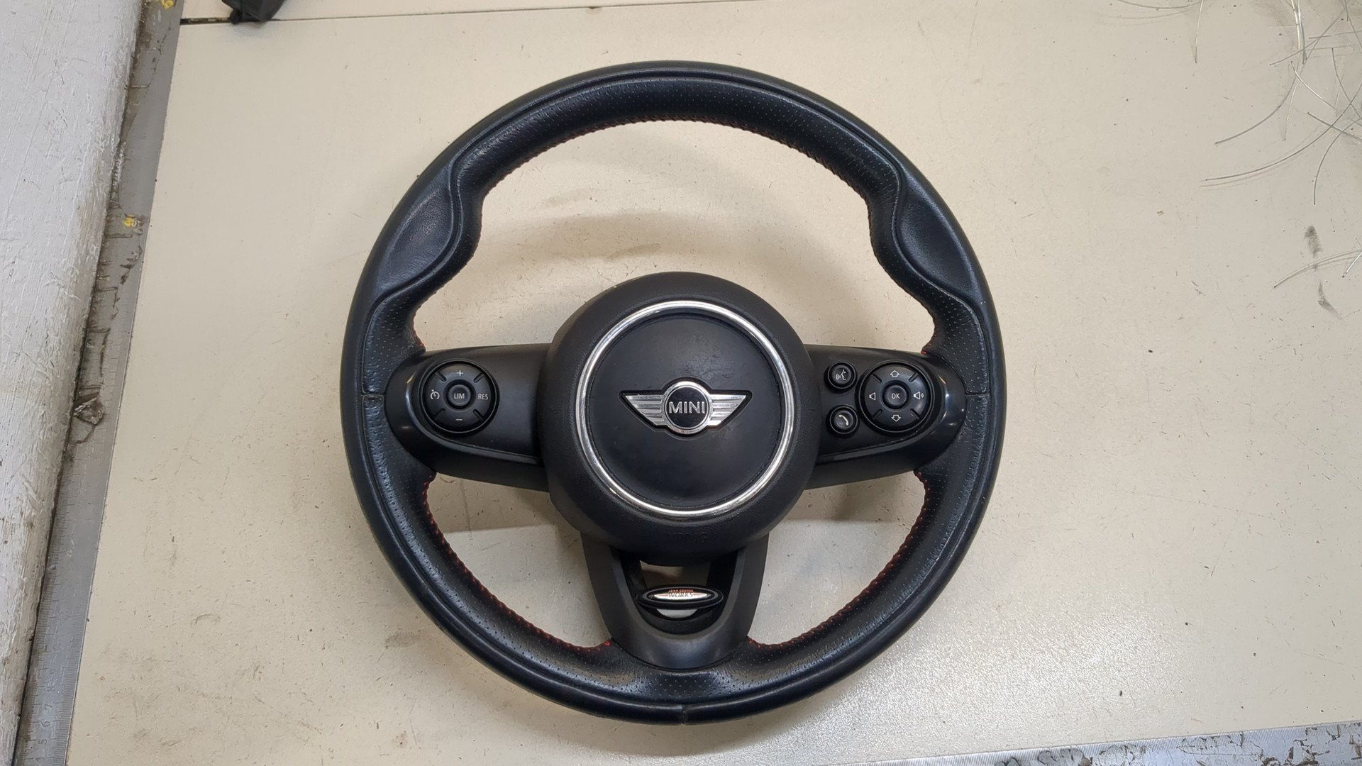 Рулевое колесо (руль)