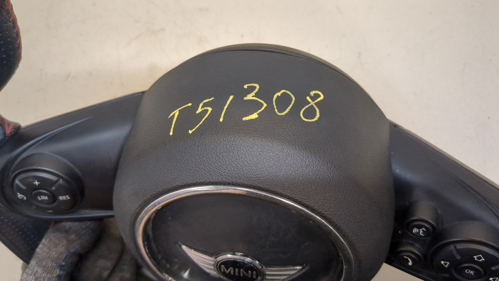 Рулевое колесо (руль)