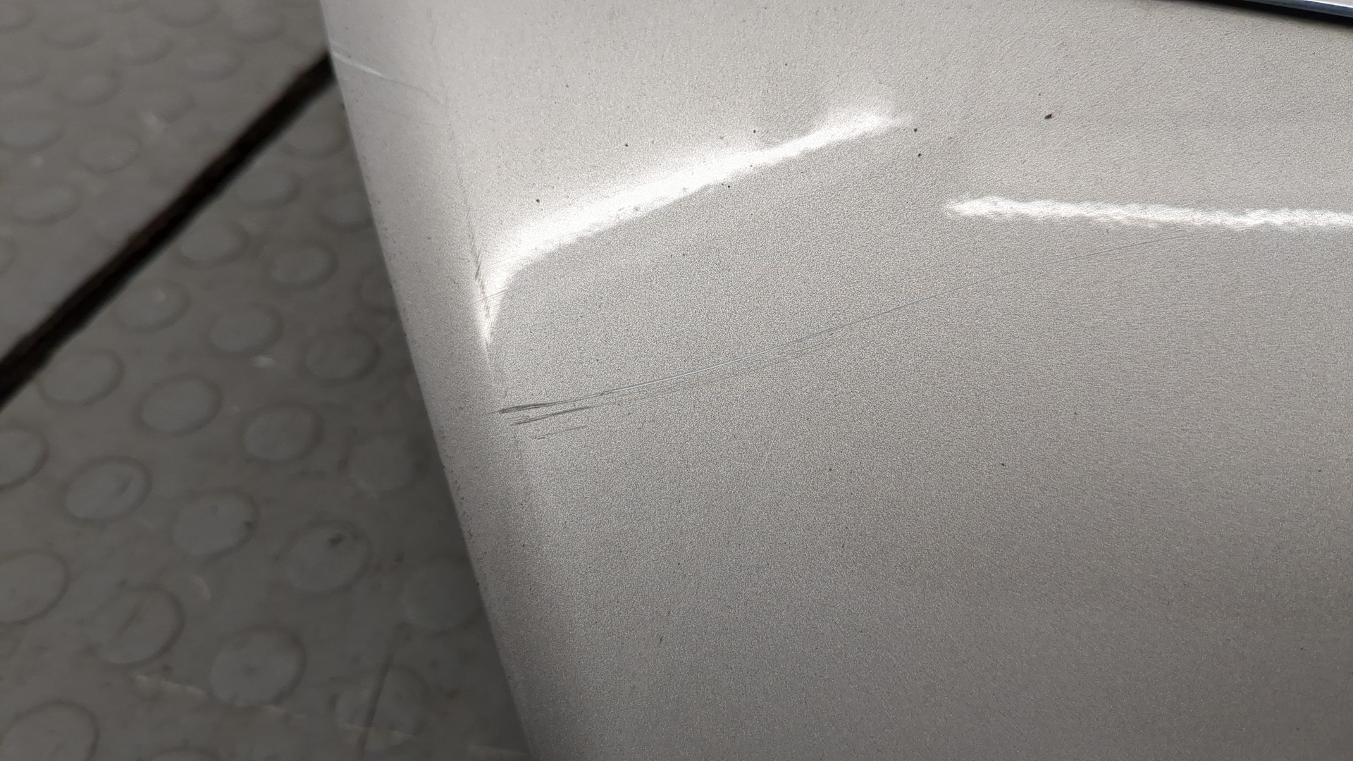 Дверь багажника