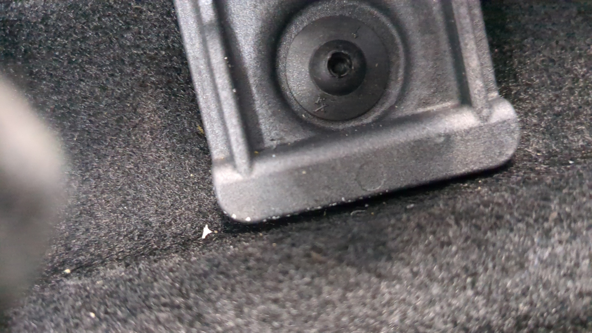 Дверь багажника