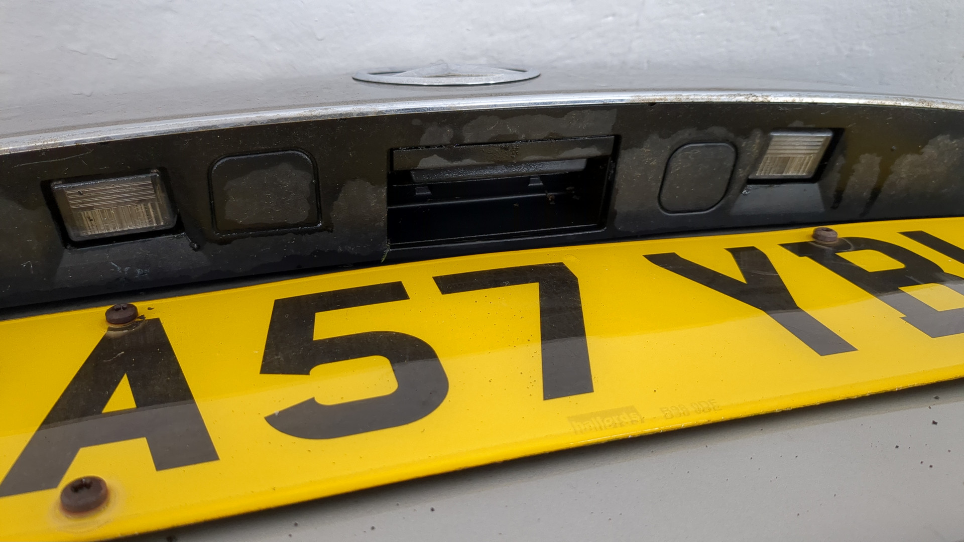 Дверь багажника