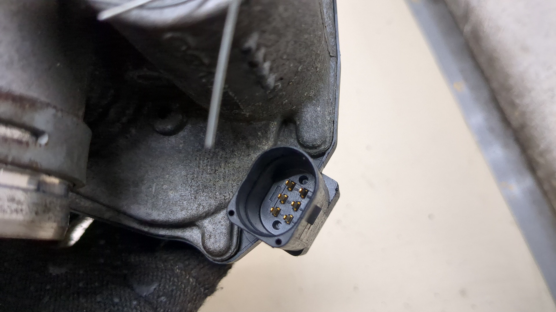 Заслонка дроссельная электрическая