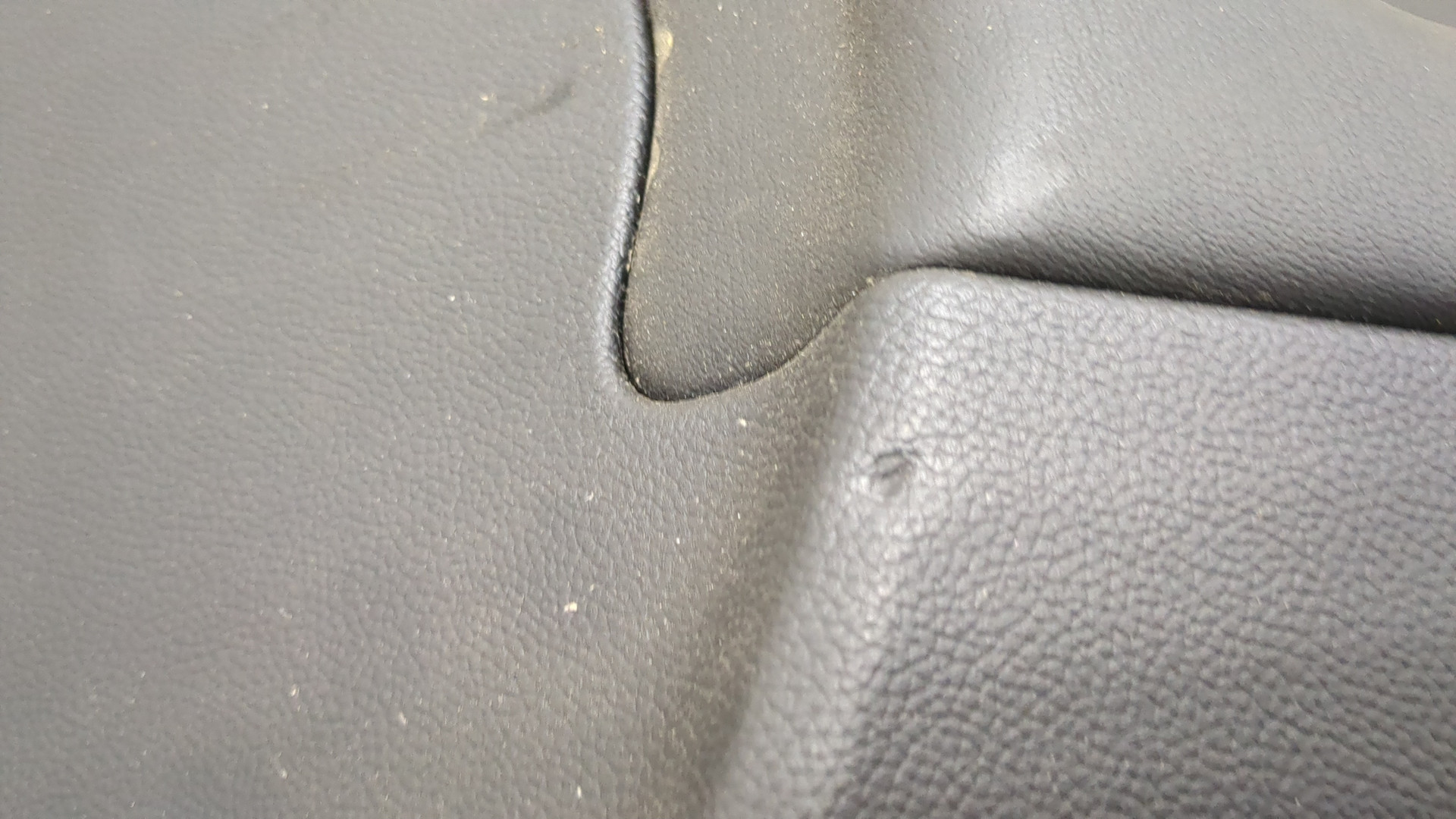 Обшивка двери передней правой