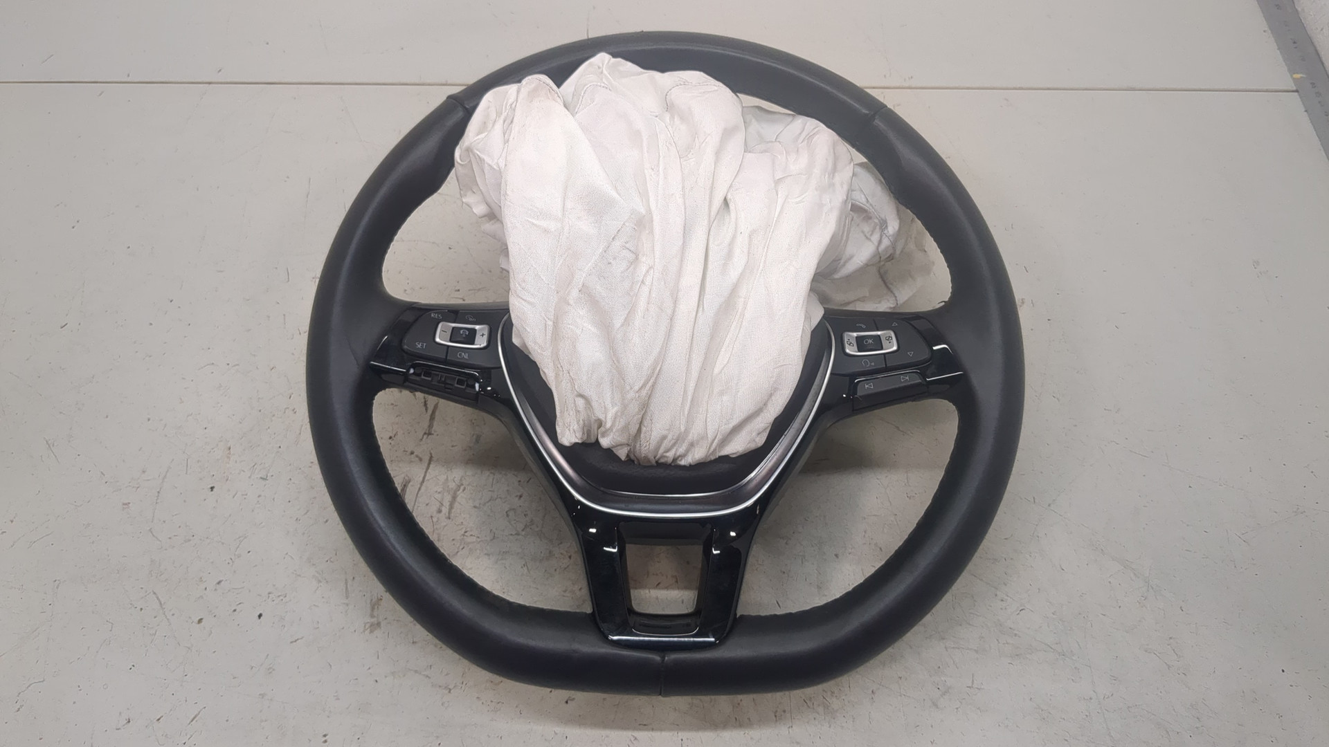 Рулевое колесо (руль)