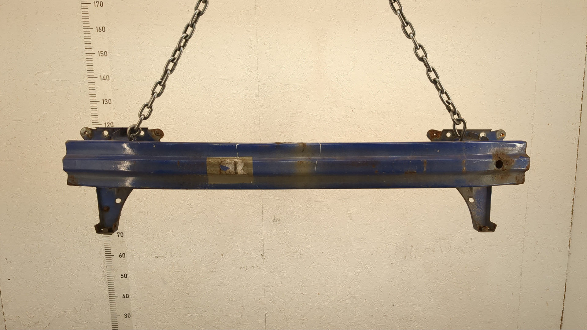 Усилитель переднего бампера