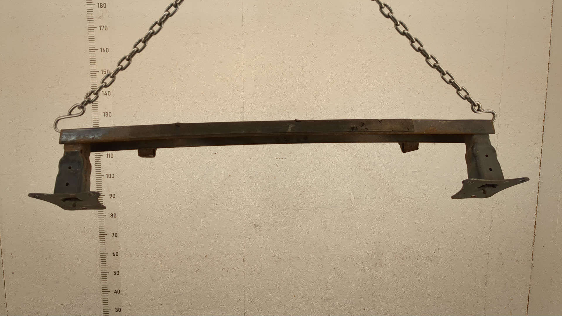 Усилитель заднего бампера