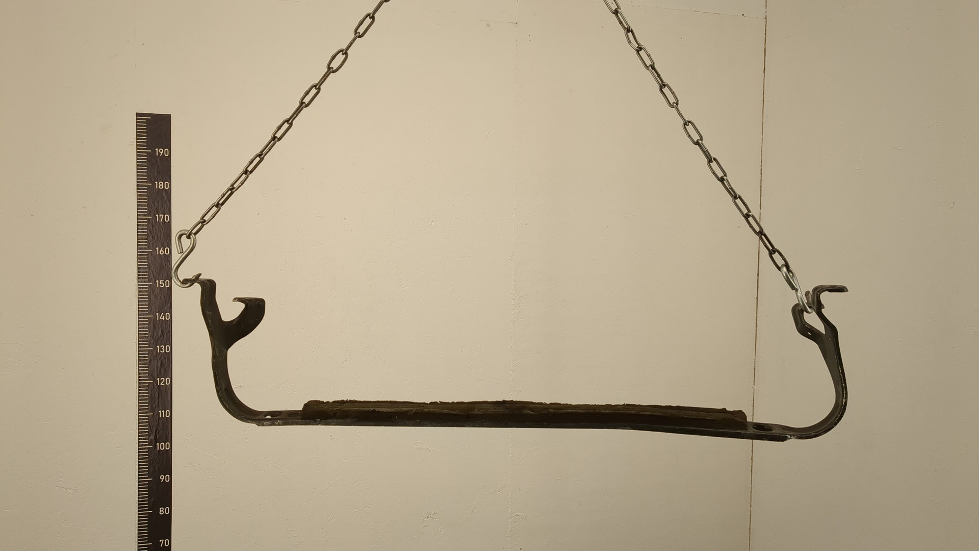 Балка подрадиаторная