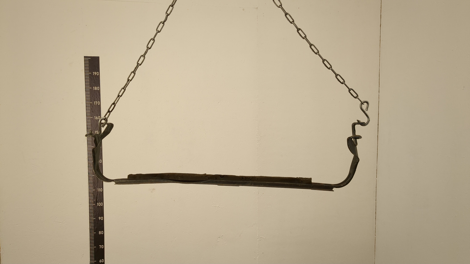 Балка подрадиаторная