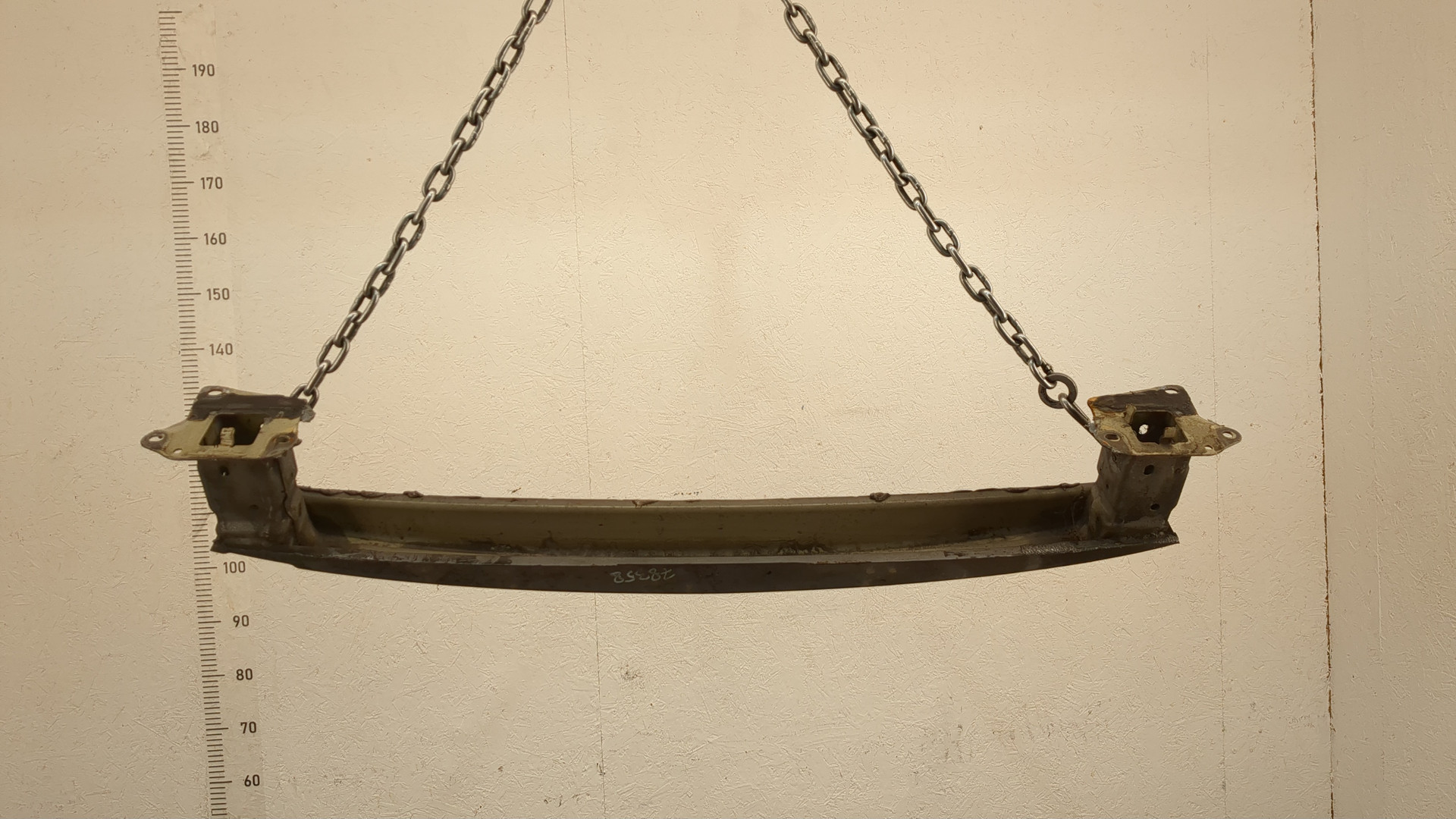 Усилитель заднего бампера