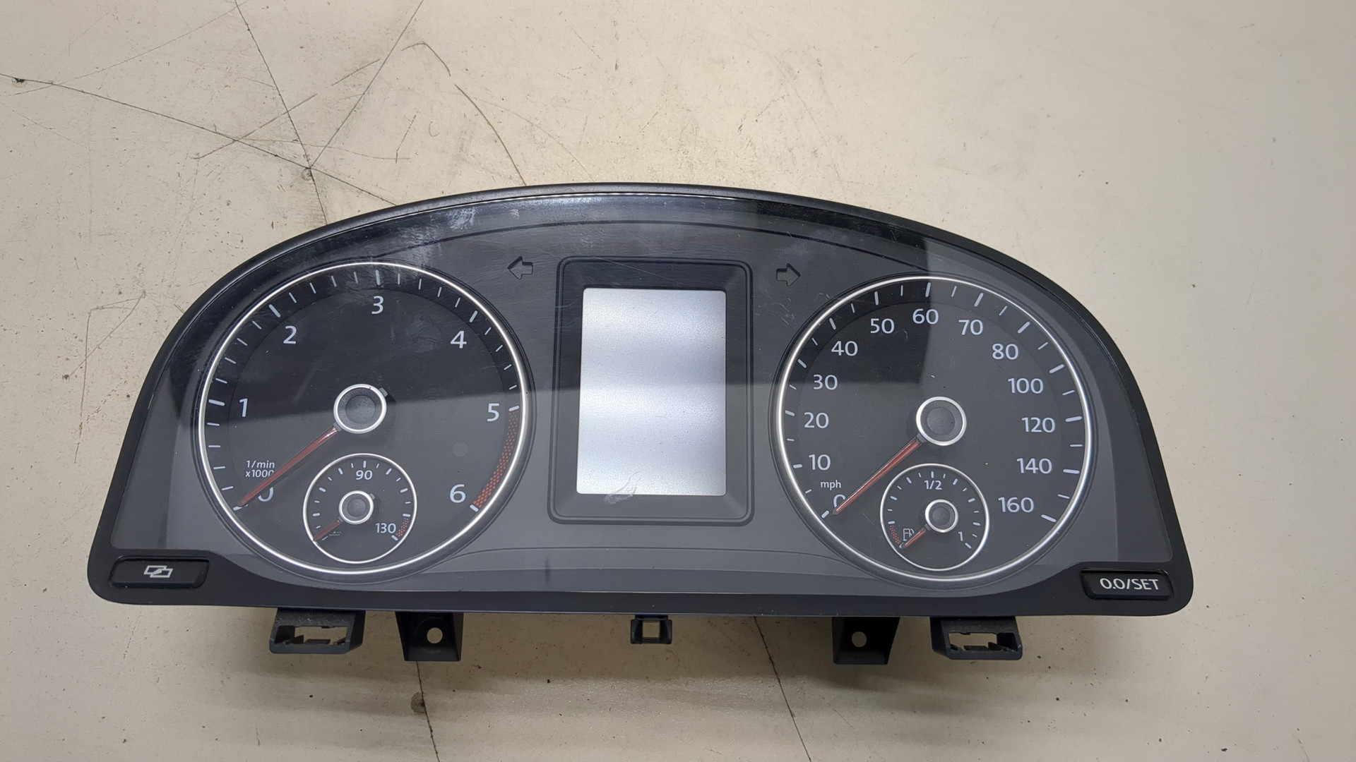 Панель приборов