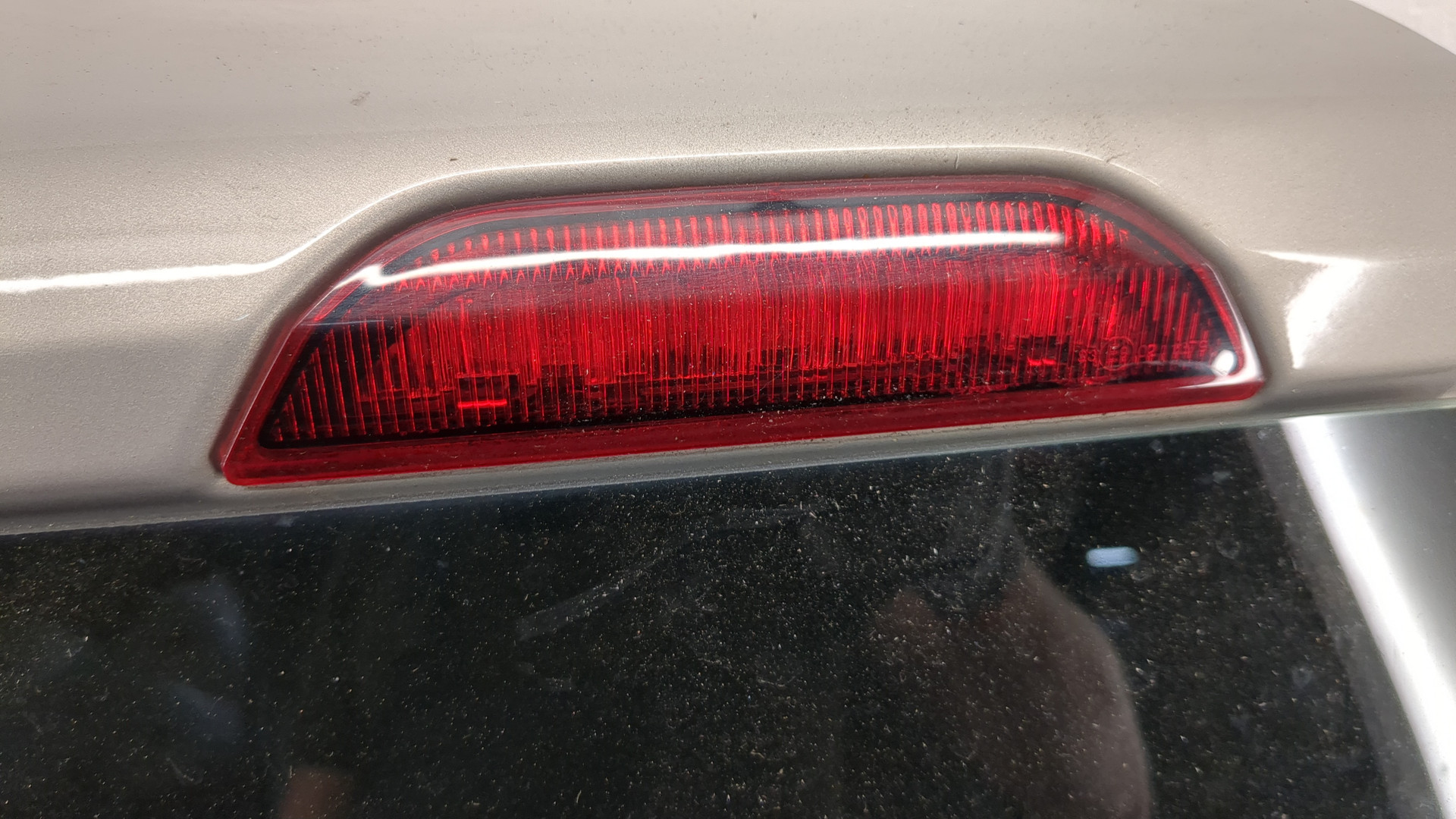 Дверь багажника левая